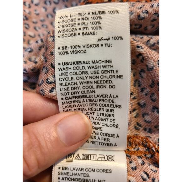 Amazon essentials xl women's leopard print blouse - Picture 7 of 9